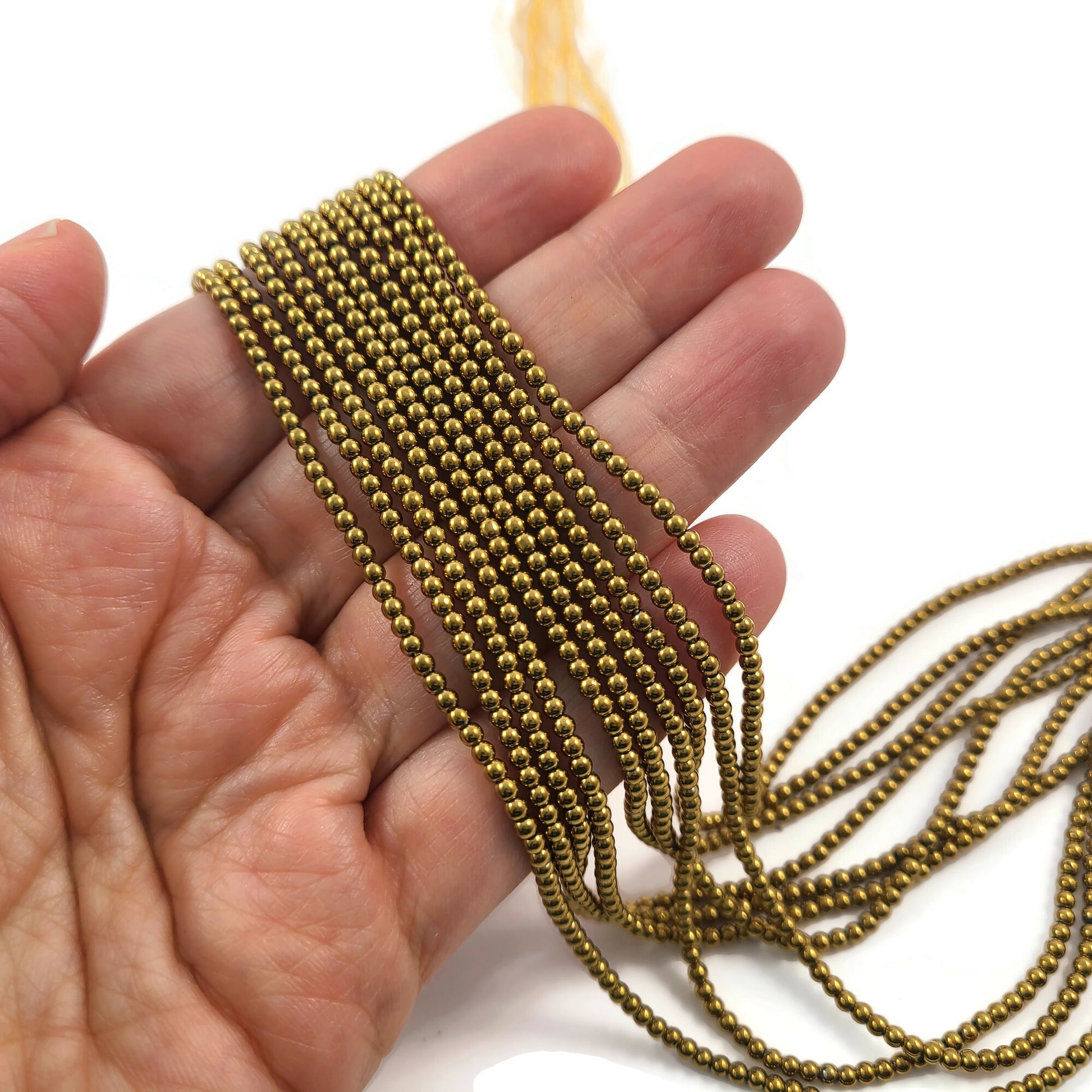 Tiny electroplated glass beads 2,5mm