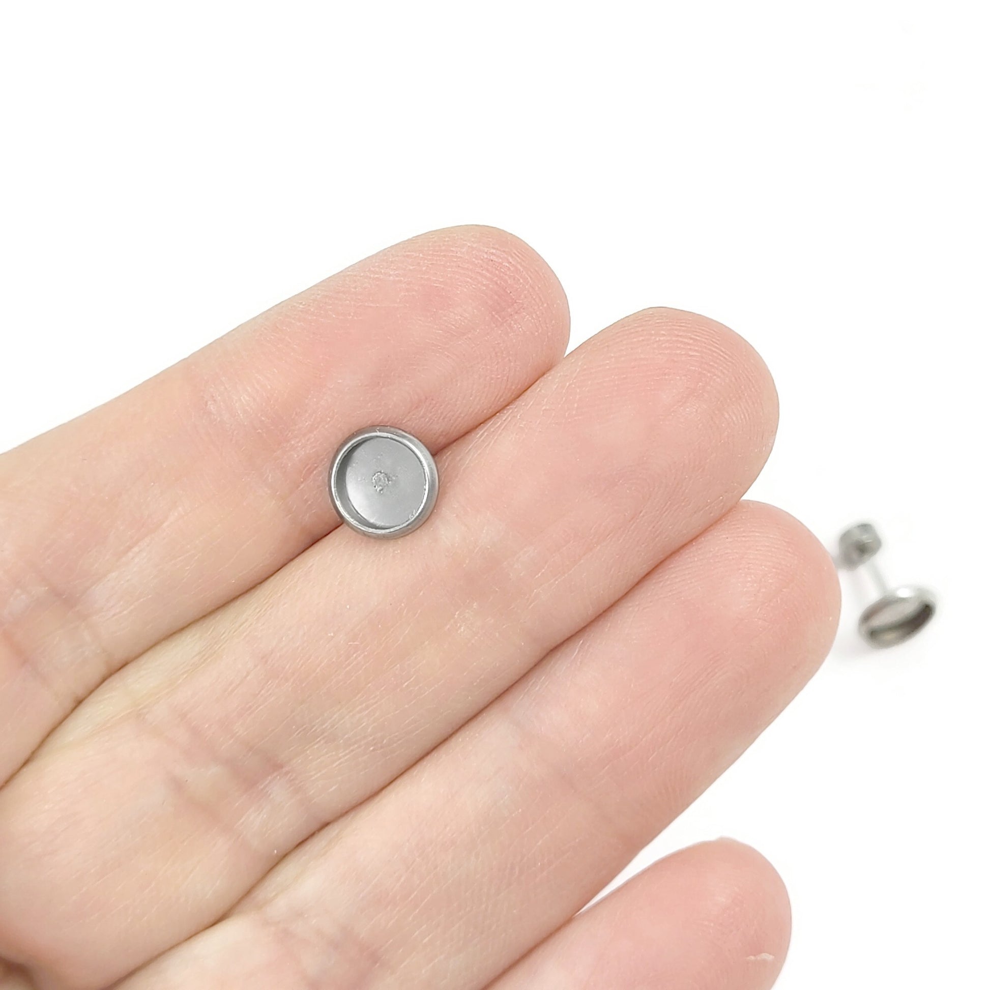 2 Screw back earring stud cabochon settings