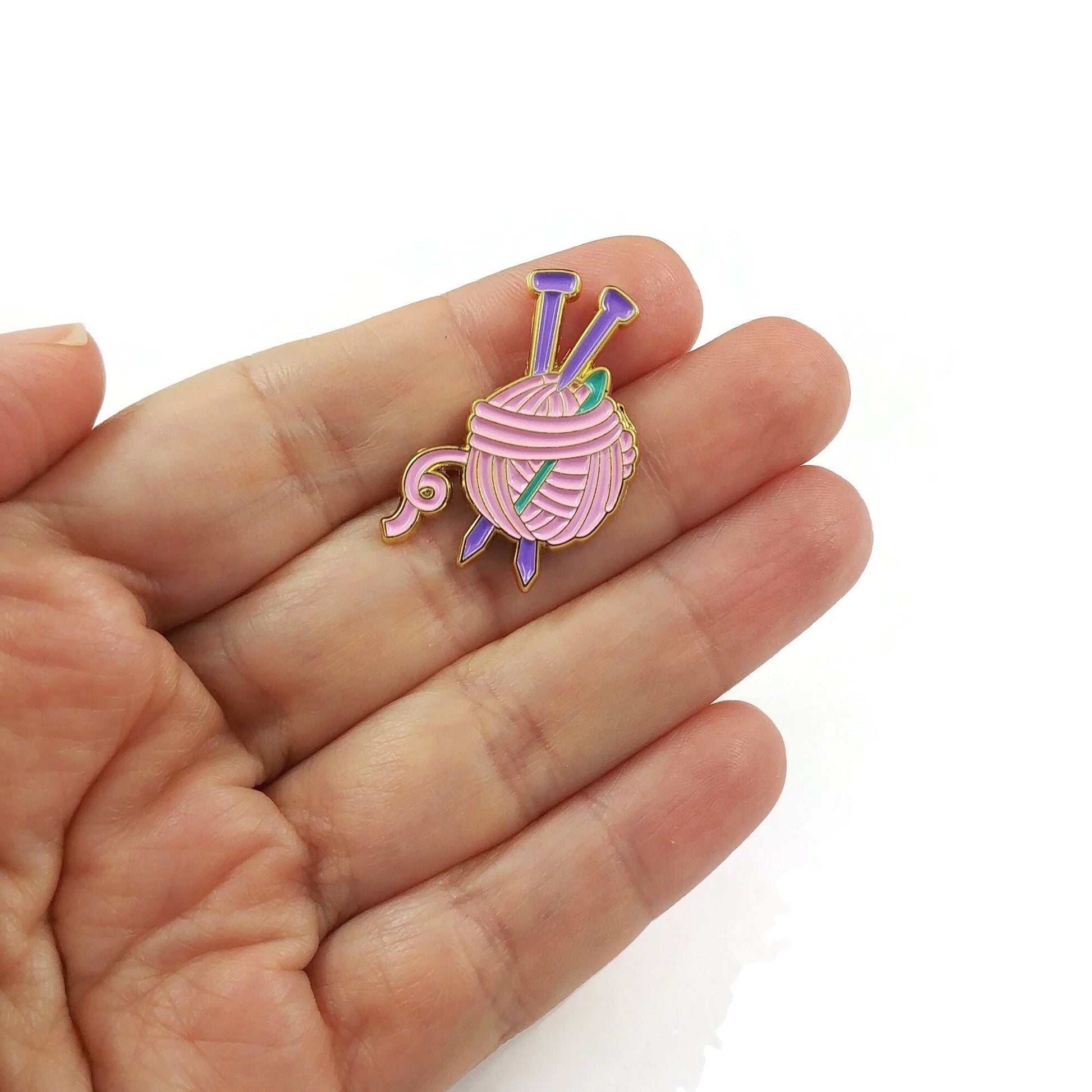 Yarn ball enamel pin, Knit lover brooch, Knitter badge gift, Wool and knitting needles lapel pin