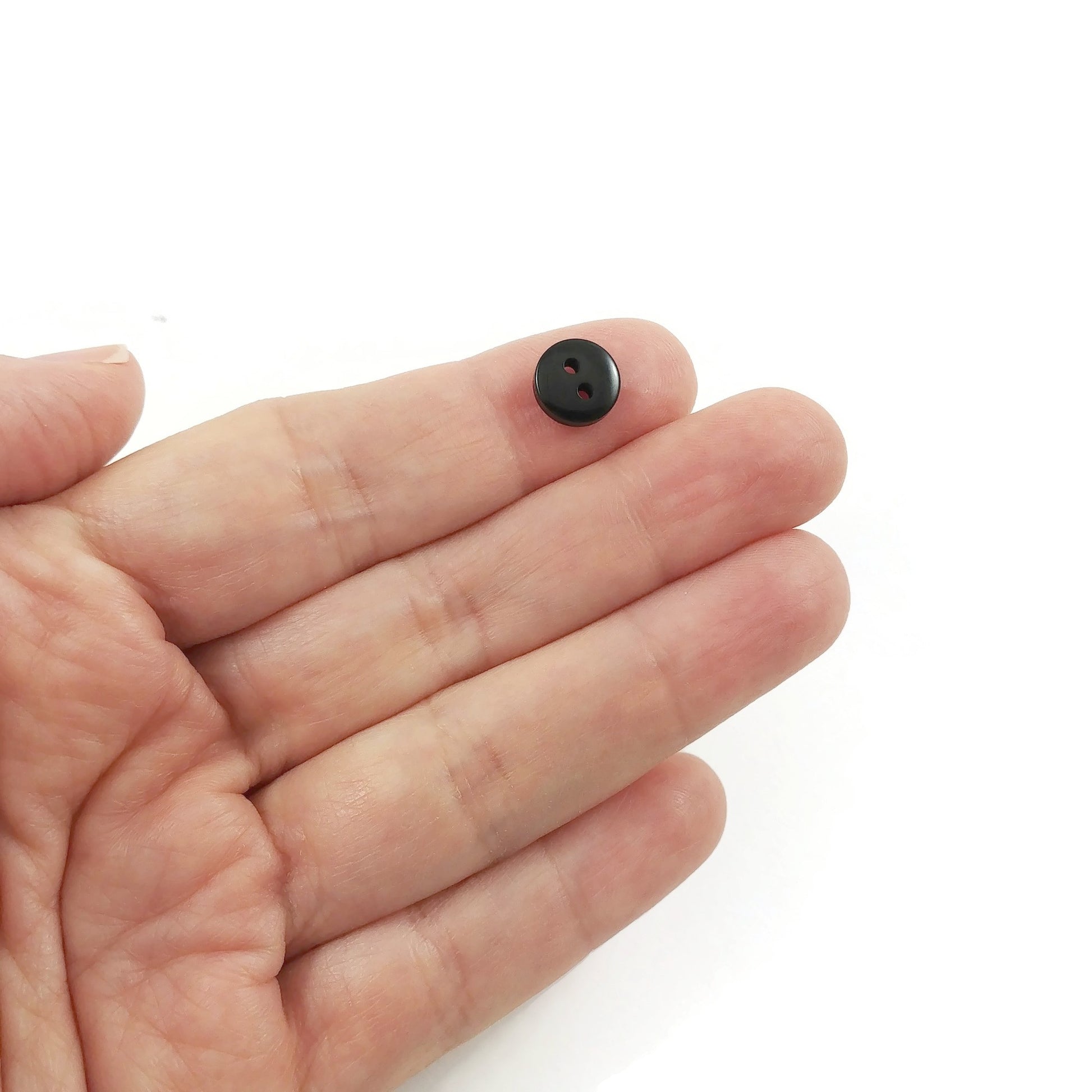 25 Boutons noirs en résine de 9mm