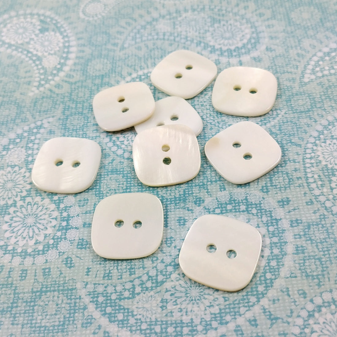 Bouton carré en nacre véritable 18mm - ensemble de 4 boutons