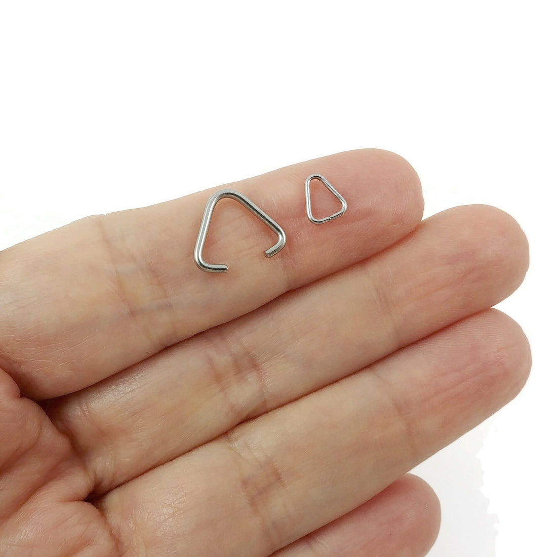 Anneaux triangles argent hypoallergénique en acier inoxydable