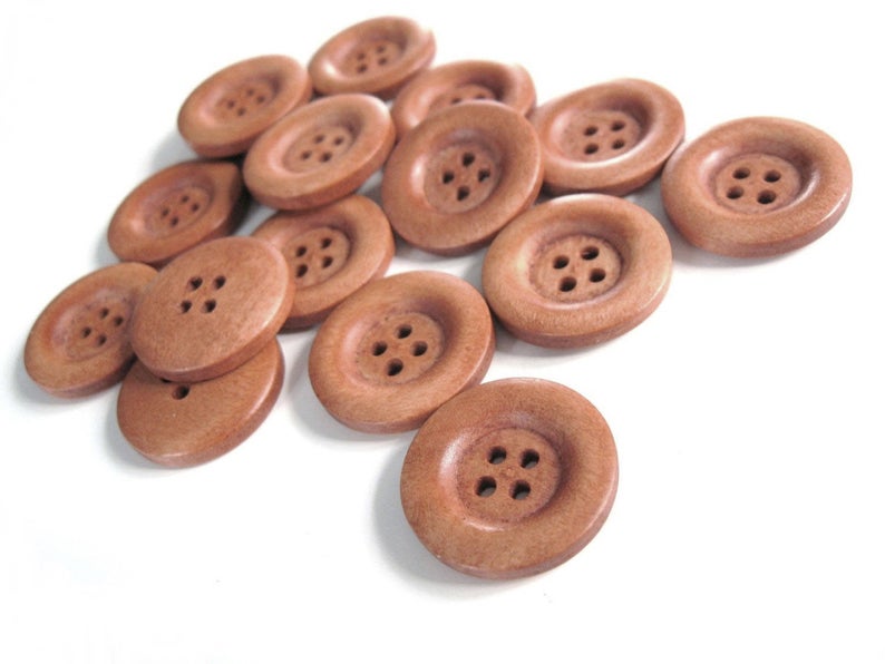 6 auburn wooden buttons 23mm