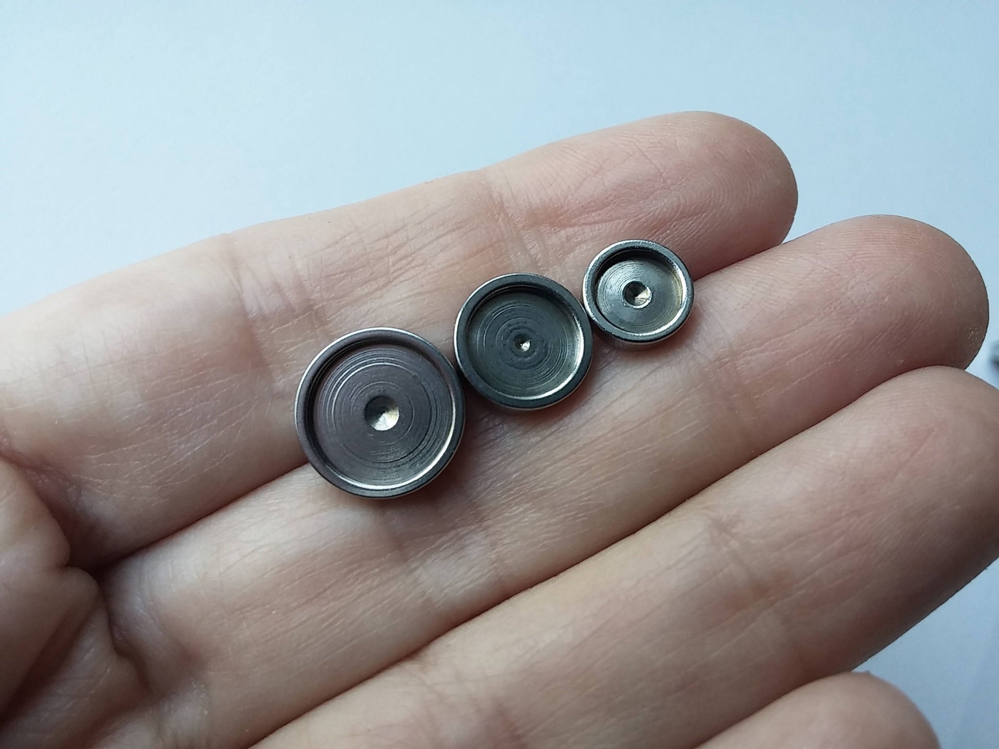 10 Tiges pour boucle d'oreille avec support à cabochon 6, 8 ou 10mm en acier inoxydable hypoallergénique