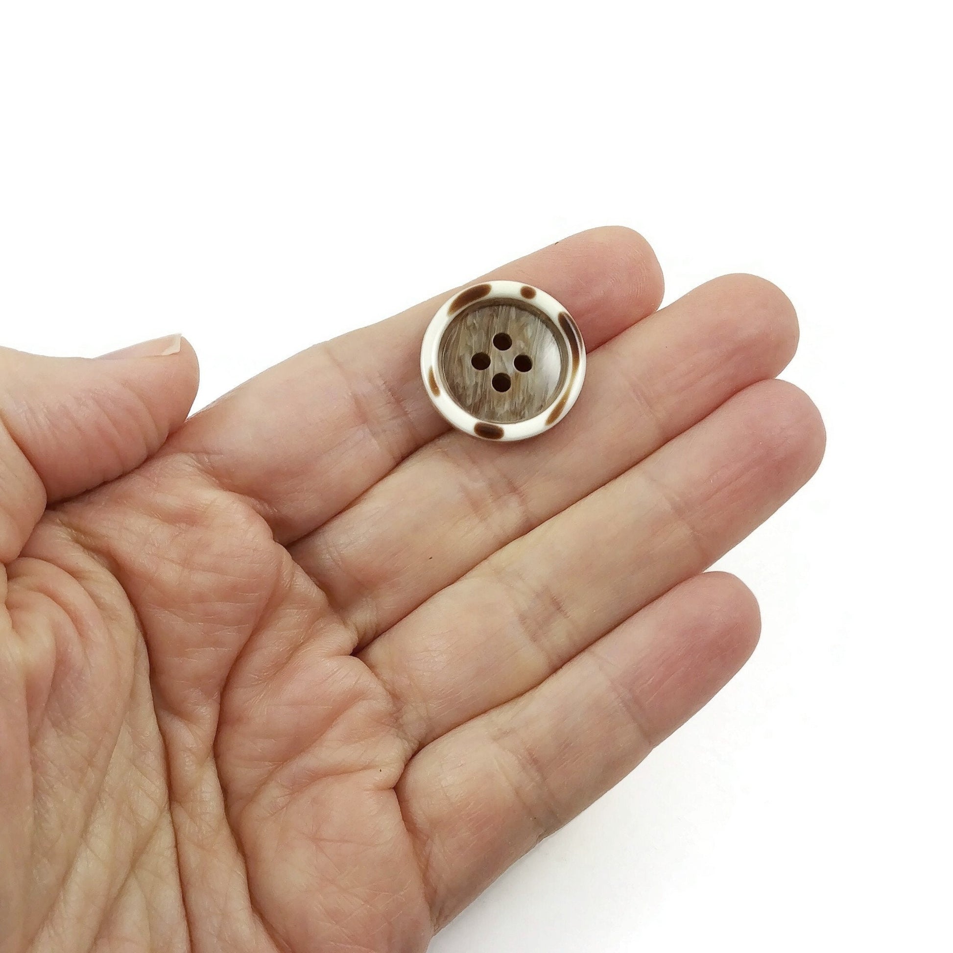 4 beige resin sewing buttons - Pick your size: 15mm, 20mm, or 25mm