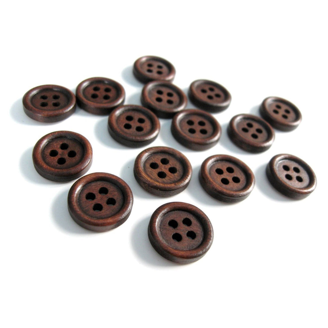 Bouton de bois à 4 trous en bois naturel brun foncé de 15mm - ensemble de 15