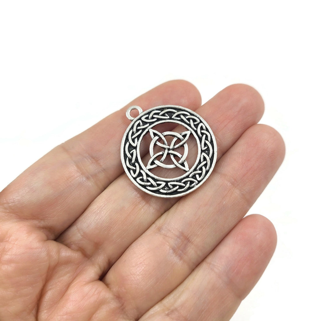 5 celtic knot charms, 30mm antique silver metal pendants, Jewelry making supplies