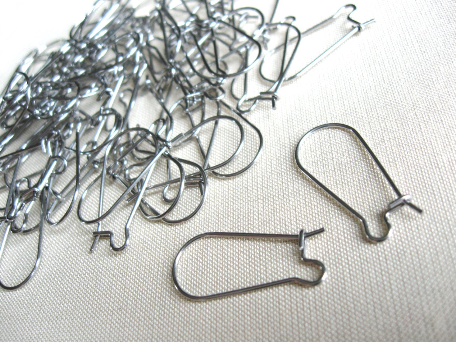 50 Surgical steel kidney earring hooks
