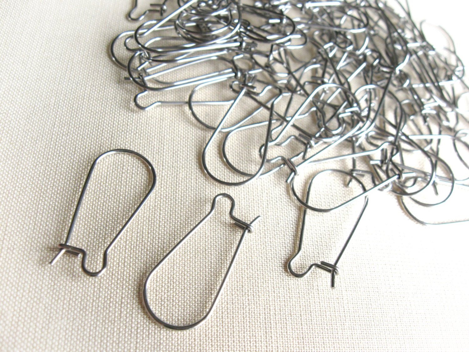 50 Surgical steel kidney earring hooks