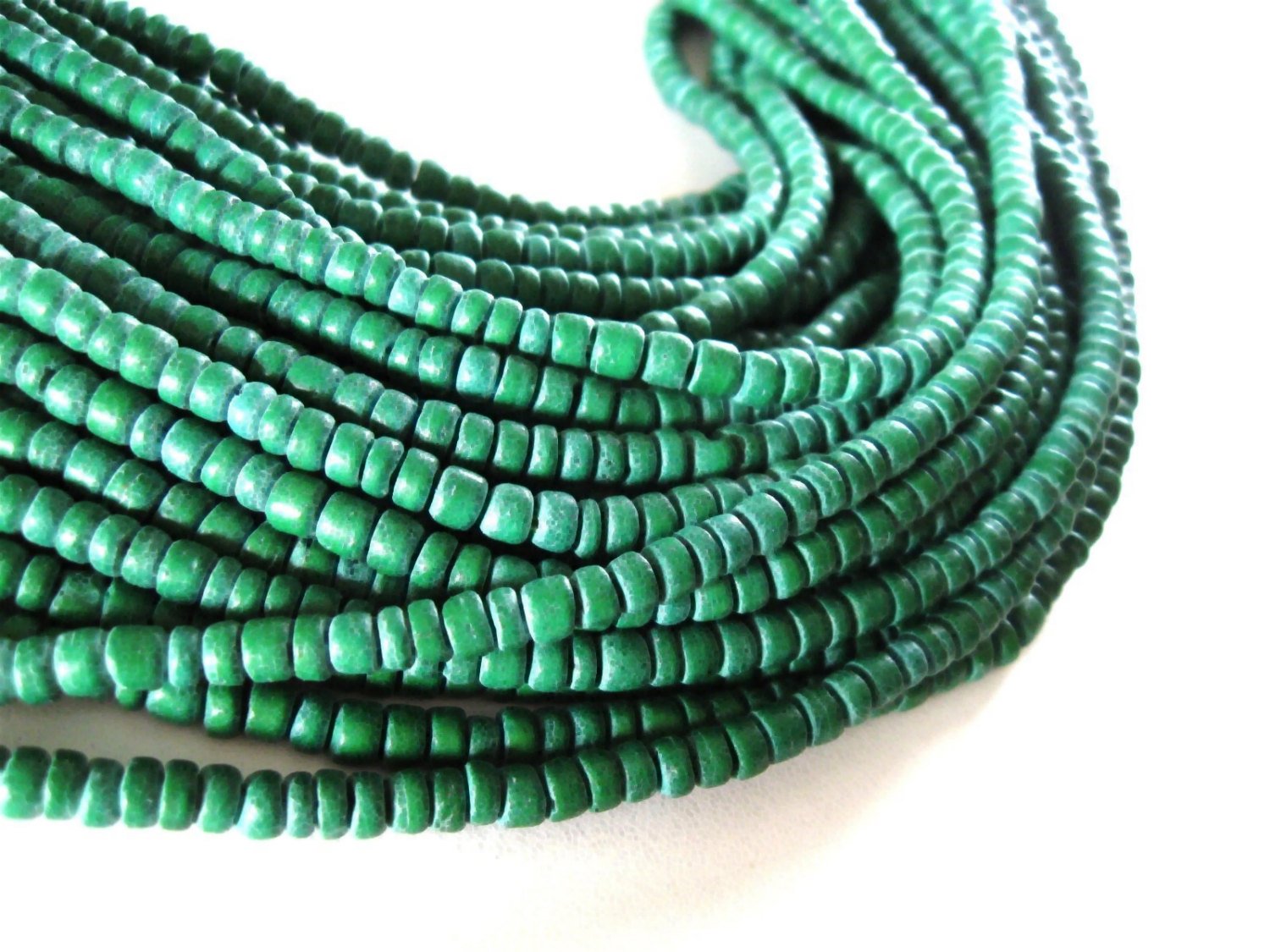 Green coconut rondelle beads 5mm
