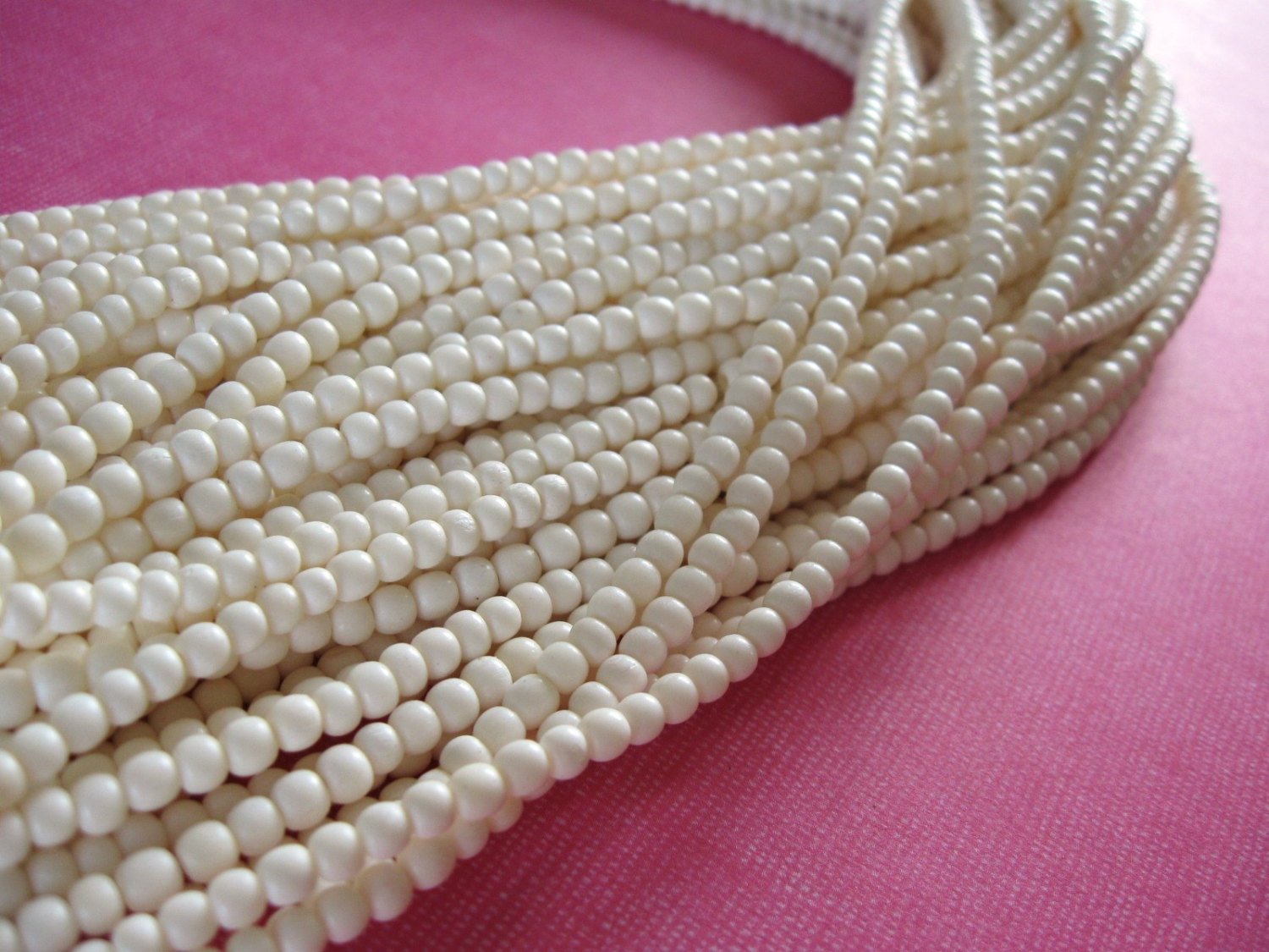 White natural bone round beads
