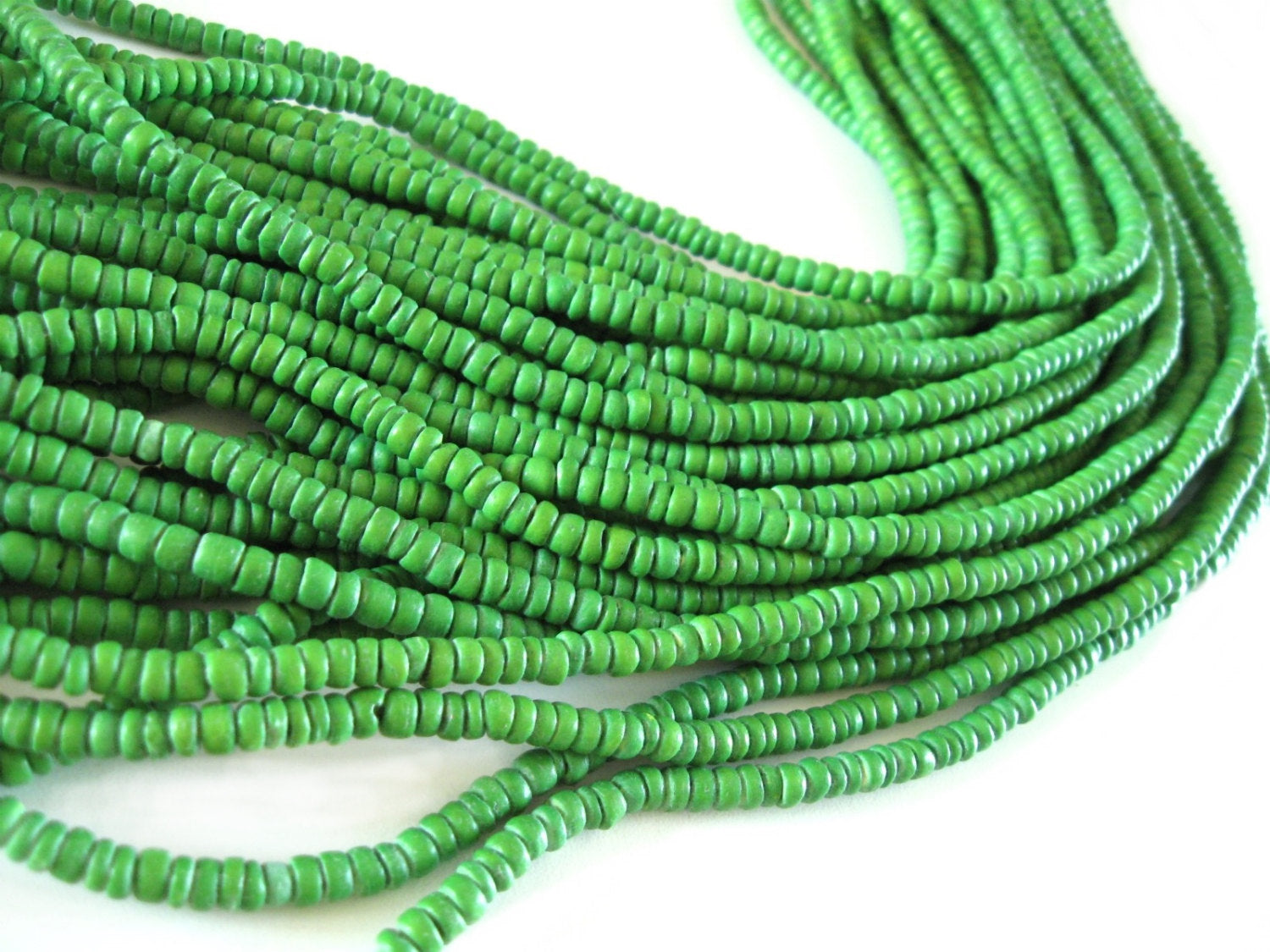 Green coconut rondelle beads 5mm